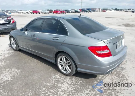 2013 Mercedes-Benz C 300 Luxury 4Matic/Sport 4Matic from USA, damaged, VIN WDDGF8AB2DR242498